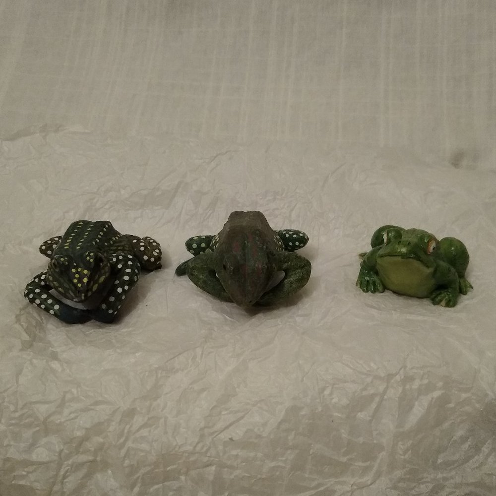 Set of 3 Wooden Frogs (2 are hangables)🐸🐸🐸